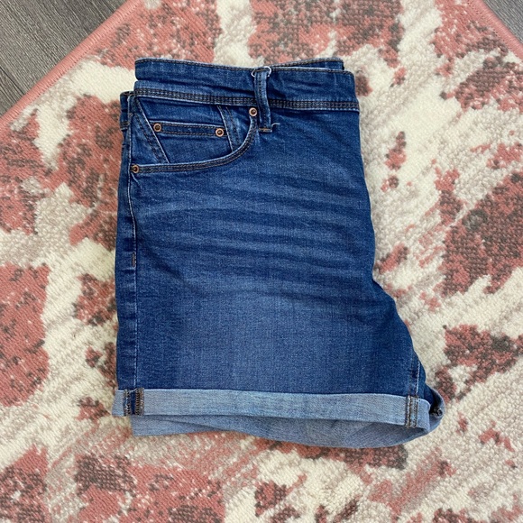 Jean Shorts in a Deep Indigo - Picture 2 of 7